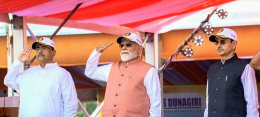 भारत की बढ़ी समुद्री ताकत, पीएम मोदी ने नौसेना को सौंपे तीन स्वदेशी युद्धपोत